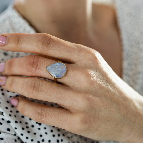 Pierścionek z mosiądzu z Kamieniem Księżycowym