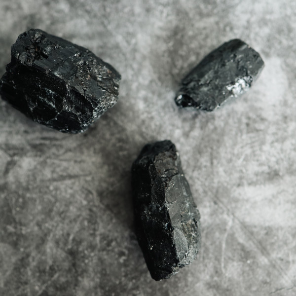 Bryły surowego Turmalinu