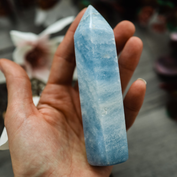 Niebieski Kalcyt- polerowana podłużna bryła