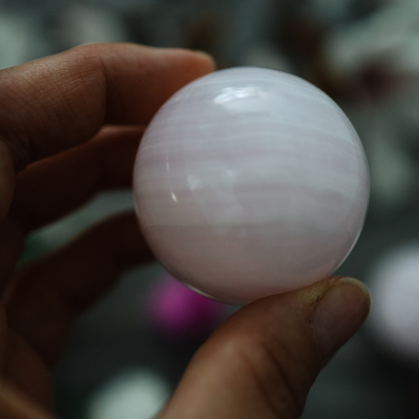 Kula z różowym Kwarcem